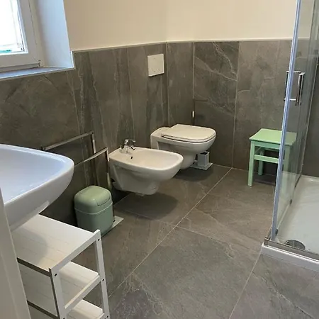 Polly's 3 Floor Apartamento *
