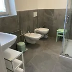 Polly's 3 Floor Apartment *