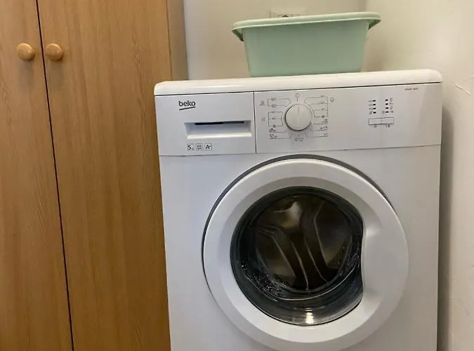 Polly's 3 Floor Apartmán